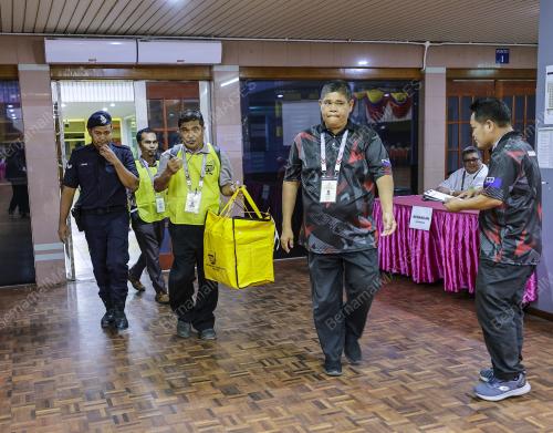 HARI MENGUNDI PRK P.040 KEMAMAN