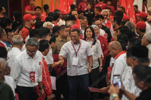 DATUK SERI AMIRUDIN SHARI