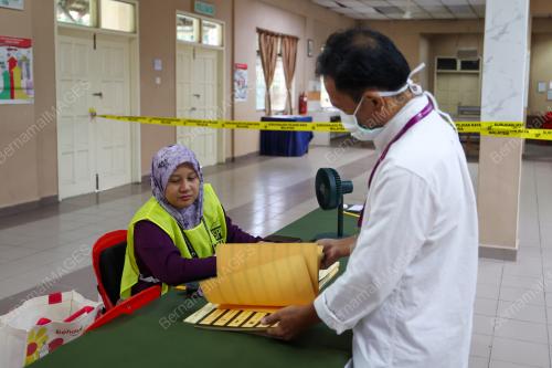 HARI MENGUNDI AWAL
