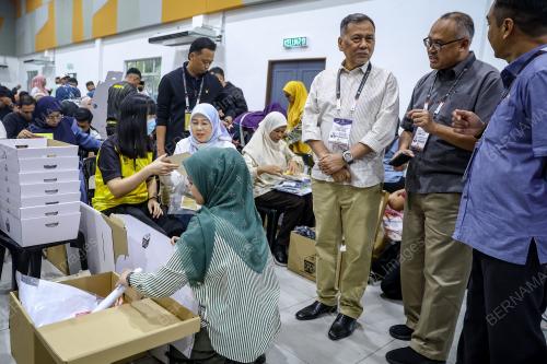 DATUK SERI RAMLAN HARUN
