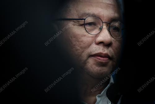 DATUK SERI DR ADHAM BABA