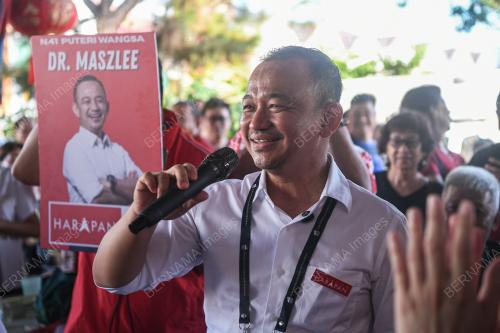DR MASZLEE MALIK