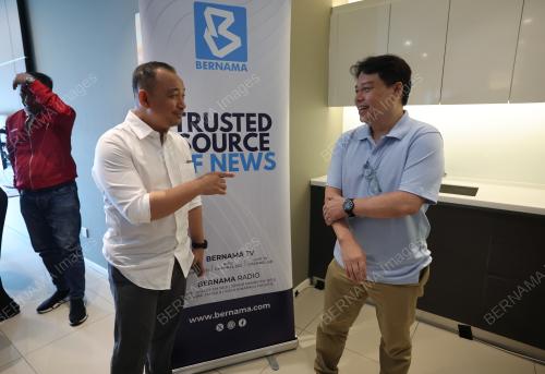 DR MASZLEE MALIK