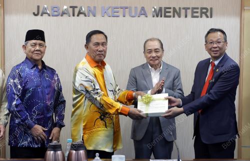DATUK SERI HAJIJI NOOR