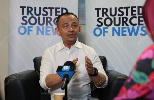 DR MASZLEE MALIK