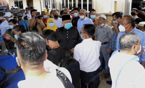 DATUK SERI BUNG MOKTAR RADIN
