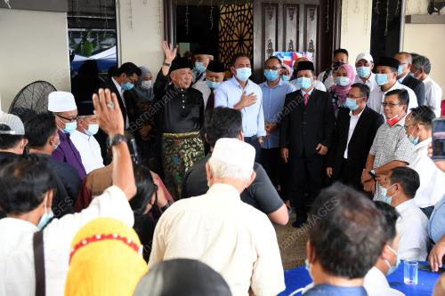 DATUK SERI BUNG MOKTAR RADIN