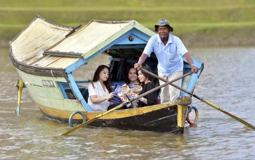 PRN27_26042016_MANIFESTO_PERAHU