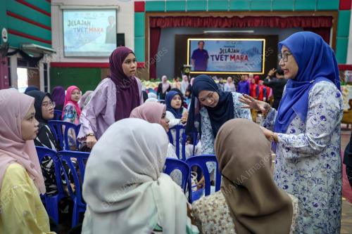 HASRUNIZAH HASSAN