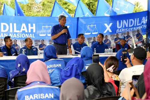 DATUK SERI MOHAMAD HASAN