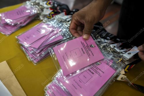 PERSIAPAN PUSAT PENAMAAN CALON