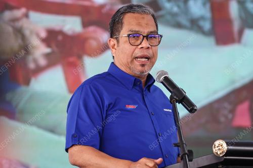 DATUK MOHD HANAFIAH MAN