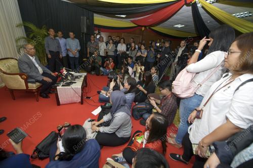 PRN34_27042016_SIDANG_MEDIA