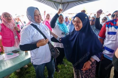 DATUK NORAZLINAH ARIF