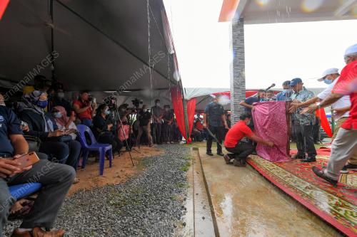 TAN SRI MUHYIDDIN YASSIN
