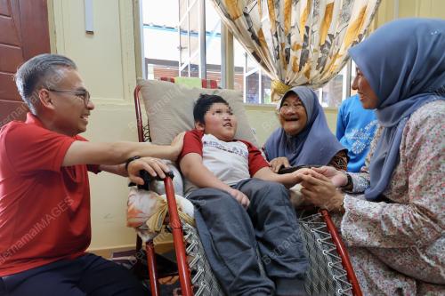DATUK FAHMI FADZIL