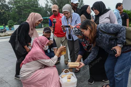 PENGUSAHA ROTI SANTUNI PENGAMAL MEDIA