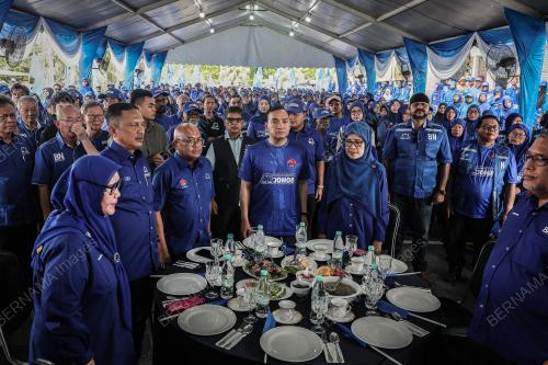 DATUK ONN HAFIZ GHAZI