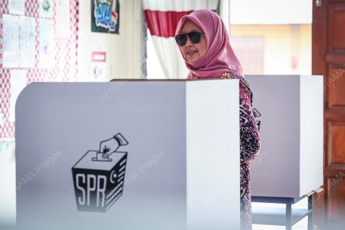 DATUK SERI DR ZALIHA MUSTAFA