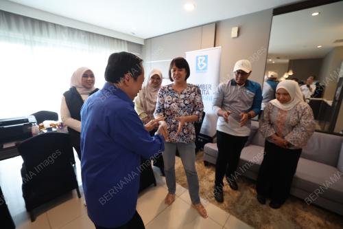 DATUK SERI AHMAD MASLAN