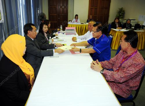 PRN45_25042016_PENAMAAN_CALON
