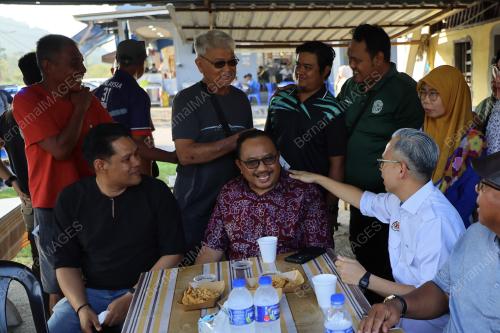 DATUK FAHMI FADZIL