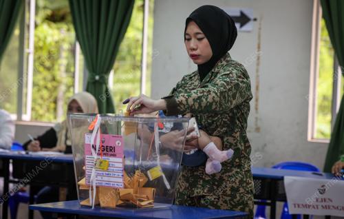 HARI PENGUNDIAN AWAL