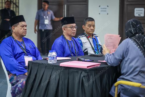 DATUK SERI DR ADHAM BABA