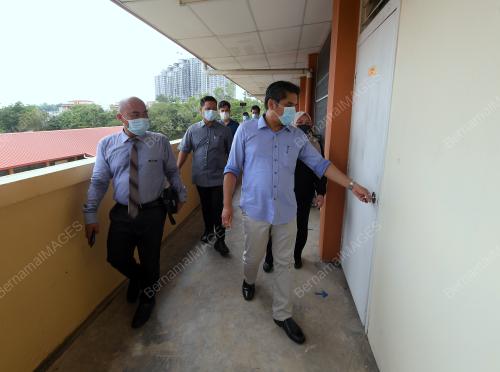 DR MOHD RADZI MD JIDIN