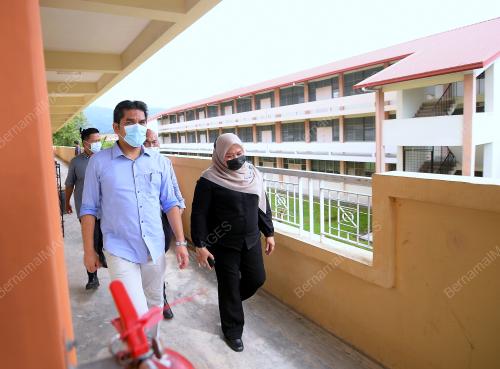 DR MOHD RADZI MD JIDIN