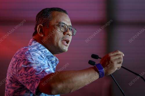 DATUK SERI AMIRUDIN SHARI
