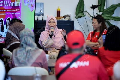 HANNAH YEOH