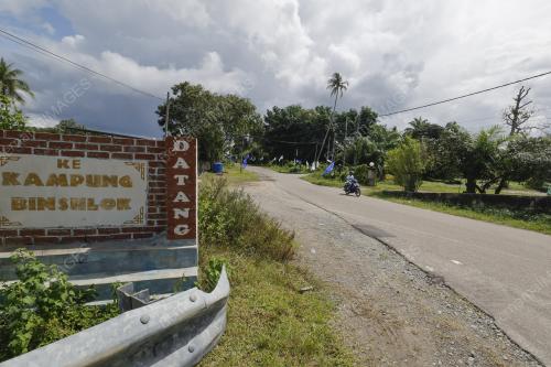 JAMBATAN KAMPUNG MEMBAKUT