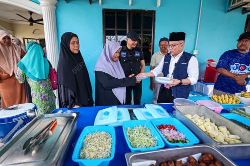 DATUK SERI DR ADHAM BABA