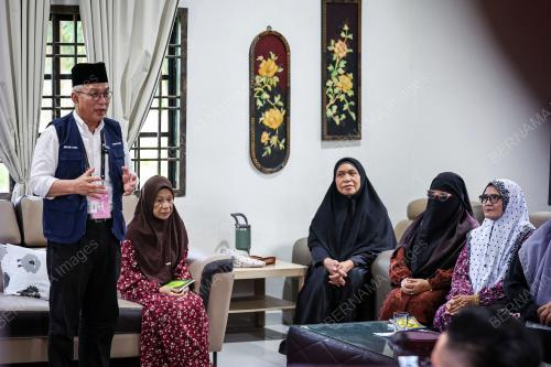 DATUK SERI DR ADHAM BABA