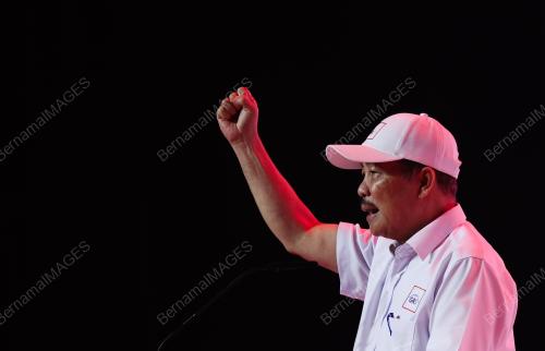 DATUK SERI HAJIJI NOOR