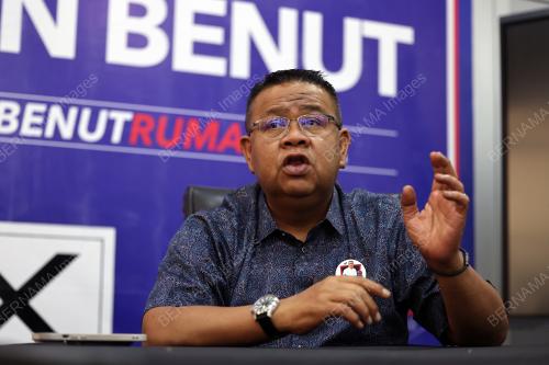 DATUK MOHD SUMALI REDUAN