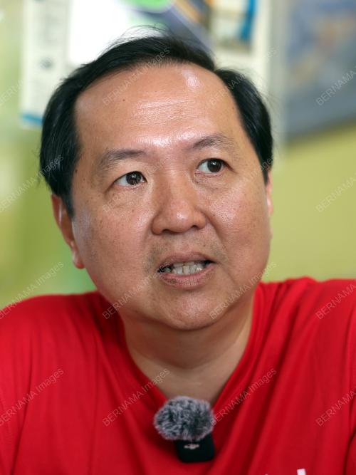 NG YAK HOWE