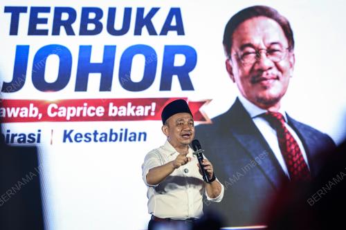 DR MASZLEE MALIK
