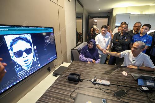DATUK FAHMI FADZIL