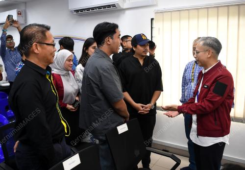 DATUK FAHMI FADZIL