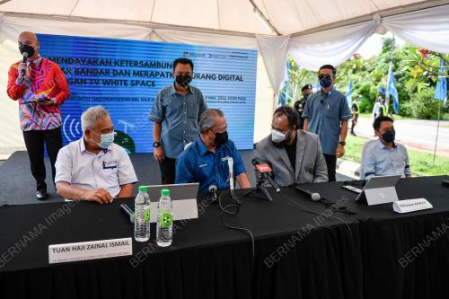 TAN SRI MUHYIDDIN YASIN