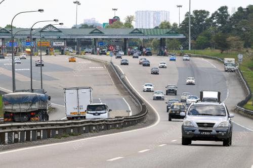 TINJAUAN PLAZA TOL SKUDAI