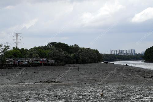PENCEMARAN SUNGAI TEBRAU