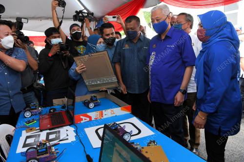DATUK SERI ISMAIL SABRI YAAKOB