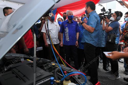 DATUK SERI ISMAIL SABRI YAAKOB