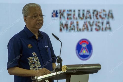 DATUK SERI ISMAIL SABRI YAAKOB
