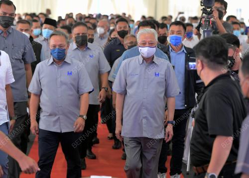 DATUK SERI ISMAIL SABRI YAAKOB