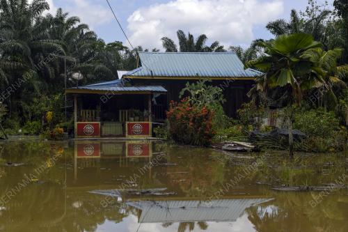 BANJIR DI KAMPUNG SUNGAI LINAU