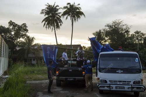 TINJUAN PEMASANGAN BENDERA PRN JOHOR